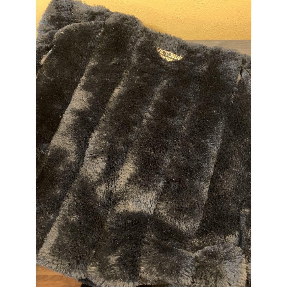 Victoria Secret Large Black Faux Fur Fuzzy Tote Bag MSRP $58 Women's - Picture 9 of 12